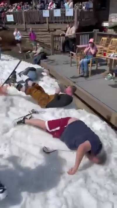 Innocent bystanders taken out by backwards off-course skier (KO)