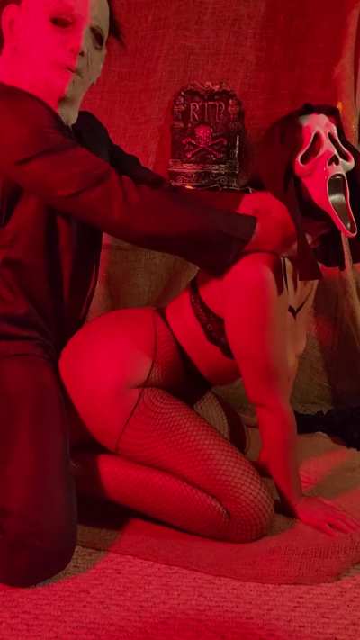 yeah thats michael fucking ghostface doggy.. do you dig it