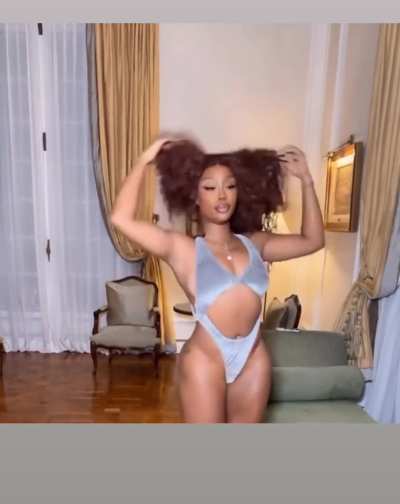 Lookin sexy