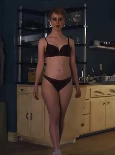 Bobbi Salv&ouml;r Menuez in Under the Silver Lake (2018) w/slow-mo at 60fps