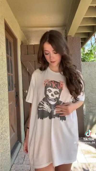 cute face bangin body