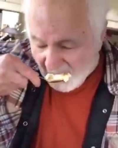 Dumbass grandpa having a stroke