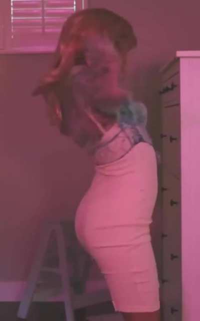 tight latina