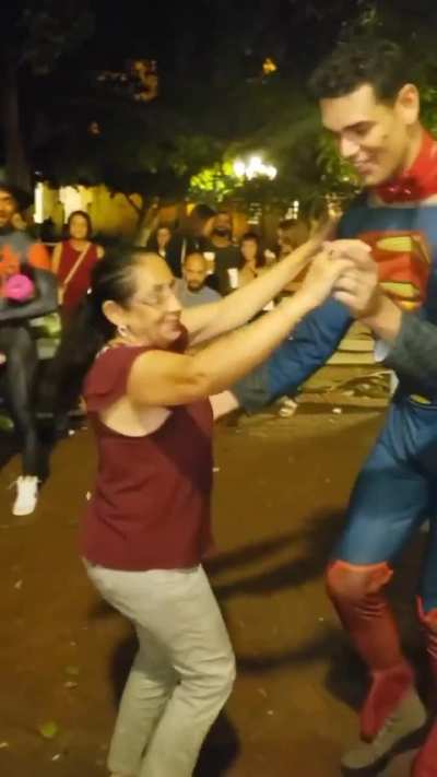Even superheroes can&rsquo;t resist the superiority of Dominican music ☝🏼💪🏼🇩🇴💯🇩🇴🇩🇴🇩🇴💯💯💯☝🏼☝🏼☝🏼
