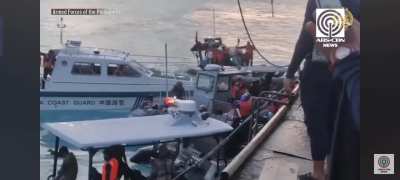 Footage of clash between Philippine Navy and Chinese Navy. Axes, stabbing of inflatable boats, stealing weapons im storage bags and a soldier losing a thumb from ramming by CCG