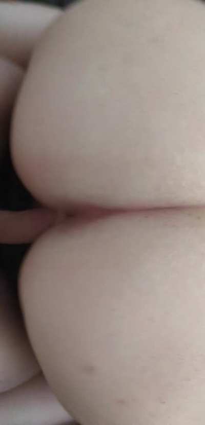 would you love to clap against my huge ass 😝