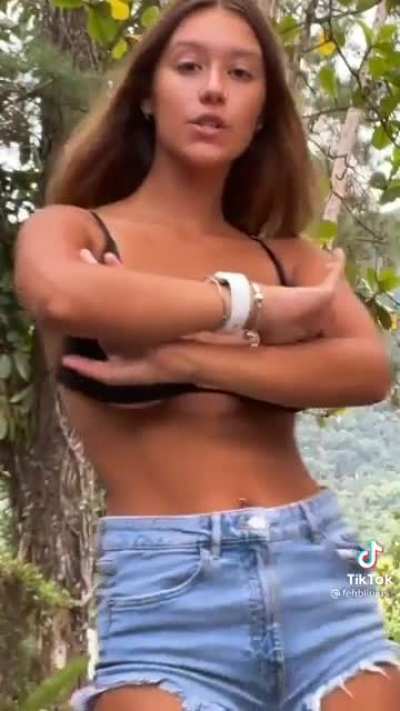 I can see why her account has a lot of views 🍉🍉