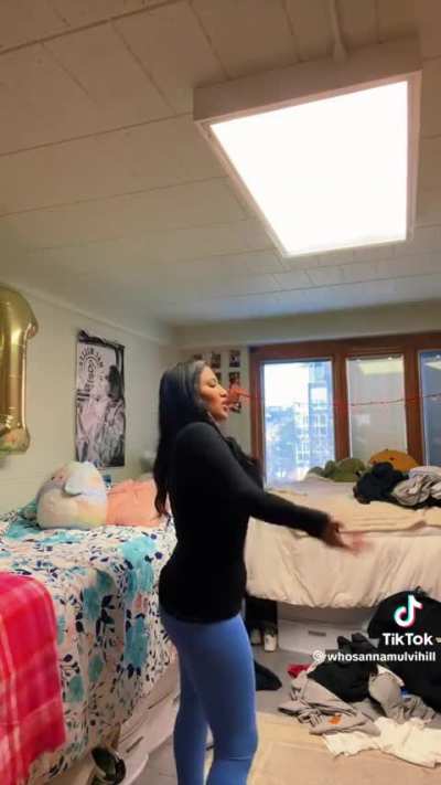 @whosannamulvihill