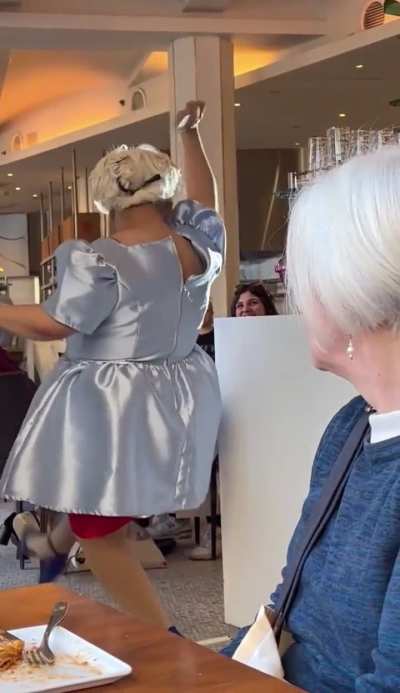 Ru watching a New York theatre queen singing &lsquo;And I&rsquo;m telling you&rsquo; acapella while on fire