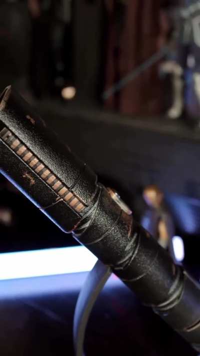 Galaxy&rsquo;s Edge The Stranger Lightsaber