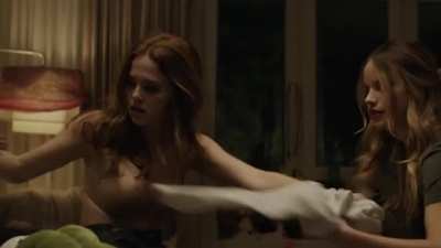 Zoey Deutch