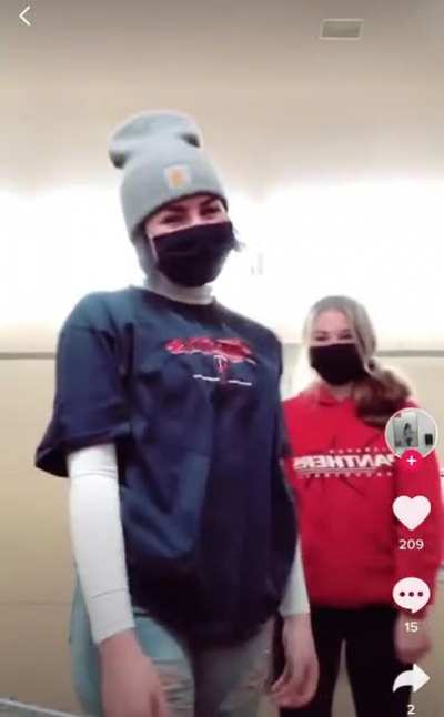 I lied, I found another vid of them. Enjoy