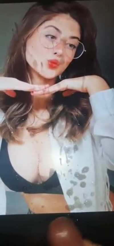 Baidi26473 encharcando a Ananda de tanto leite. 💦💦💦
