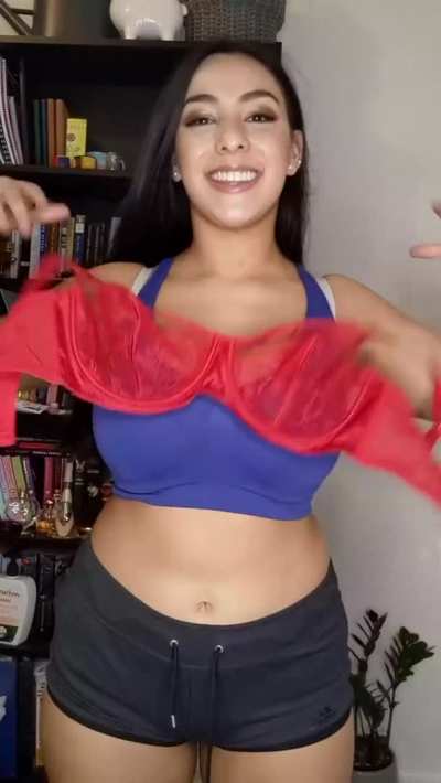 JUST WoOW 😍😍 ( Her Leeked Album In Comment )