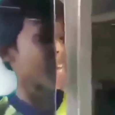 :v
