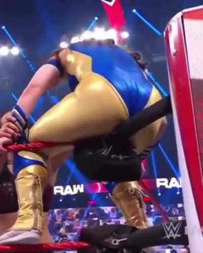 Nikki Cross