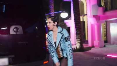 Gaia Love From The Show Joseline's Cabaret LasVegas, Violently Slam Another Girl On The Concrete After Calling Her A Prostitute