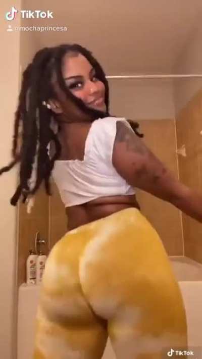 Anyone got her onlyfans ? Her name in the vid 😶&zwj;🌫️