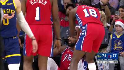 [Highlight] Embiid flops his way into more FTs and Klay is fed up