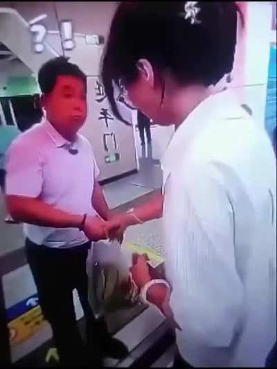 Guy gives up his seat, chaos immediately unfolds