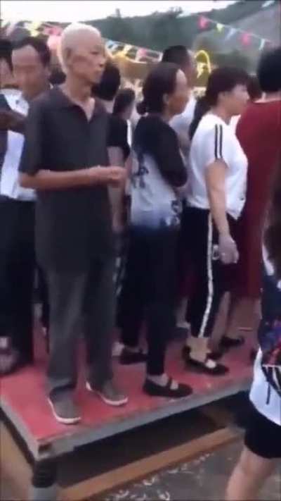 Why are they not having fun? Xi specifically said them to have fun