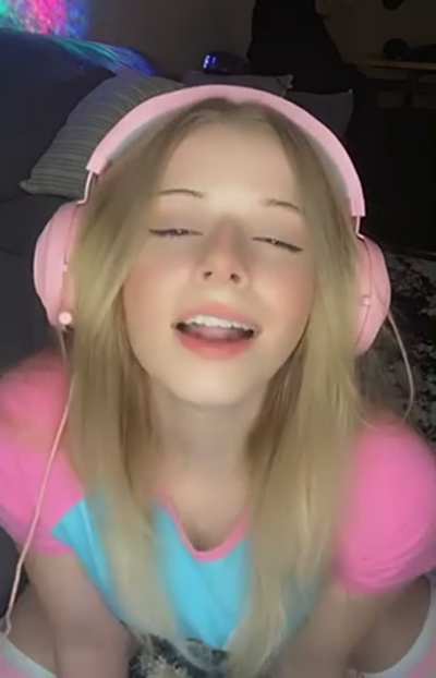 ok but before we play video games&hellip; I need something from you first&hellip; 💦👅