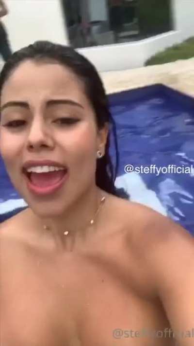 @stef<wbr>fyoff<wbr>icial what a beauty and sexy girl!