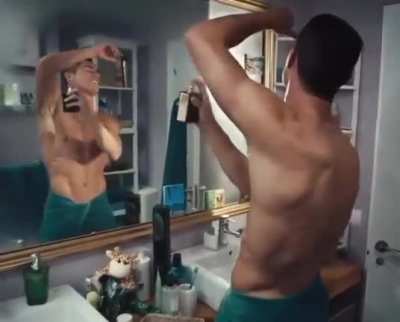 Ronaldo x Christmas x Home-alone