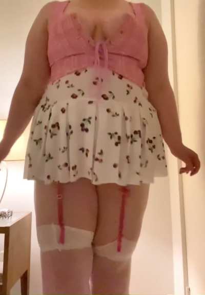 You pushed the "remove clothes" button on your gamer girlfriend and now she&rsquo;s ready for some bbc 😜