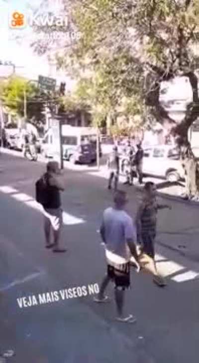 Usu&aacute;rio do errebolha quando sai na rua