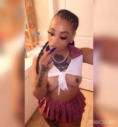 Hot AF😍🔥💦 (Get Her Folder in Comment)👇👇