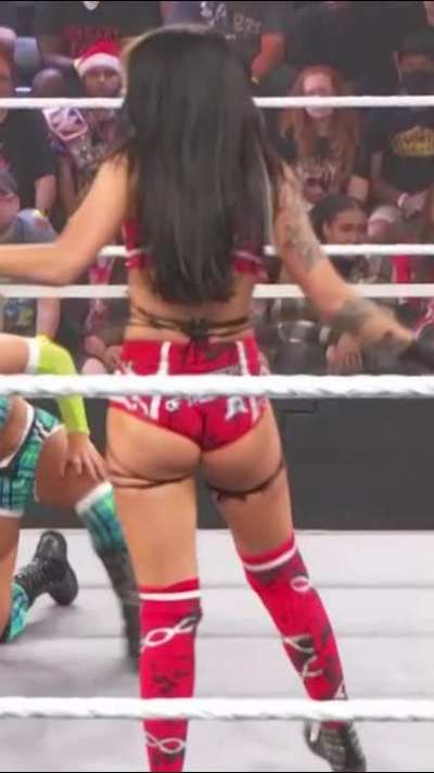 Cora Jade 👀