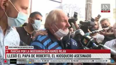 Pedro, el padre del kiosquero asesinado, dando su opinion muy basada.