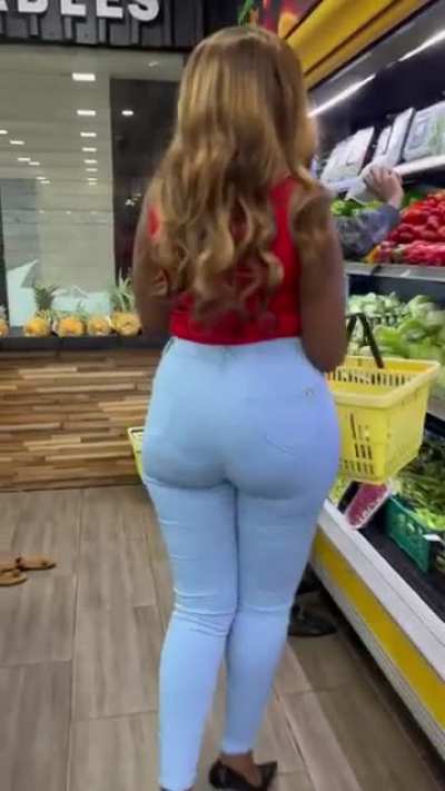 FRUIT SHOPPING