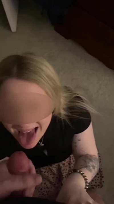 Look at her smile when it cums