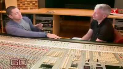 Eminem proves there are plenty of words that rhyme with &ldquo;orange&rdquo; in an interview 2011