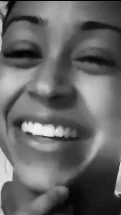 Liza crying over fan comments