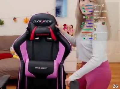 Kimi flaunting her leggings&hellip; 🥵