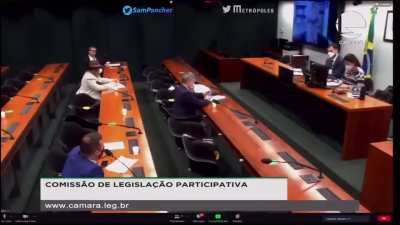 O Delegado da Policia Federal Alexandre Saraiva, que foi retirado do Comando da superintend&ecirc;ncia no Amazonas ap&oacute;s denunciar o Ministro Ricardo Salles, passou a boiada por cima dos nossos deputados. Segue trecho dos melhores momentos: