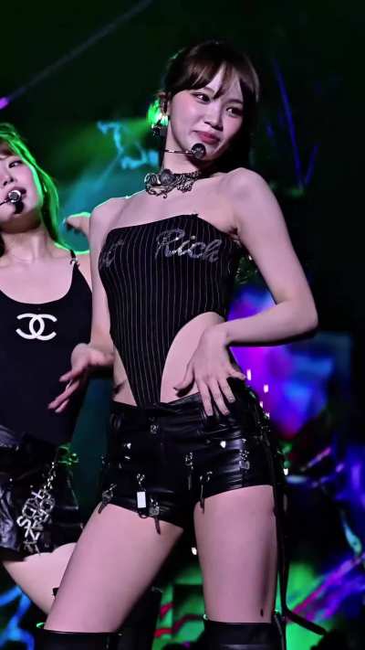 LE SSERAFIM - Chaewon