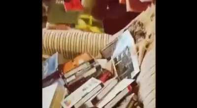 У белорусского гестапо новая тактика. Они ворвались в квартиру матери уехавшего в Польшу активиста, арестовали ее и опубликовали видеооткрытку с музыкой и подписью: &laquo;Родители несут ответственность за своих детей&raquo;