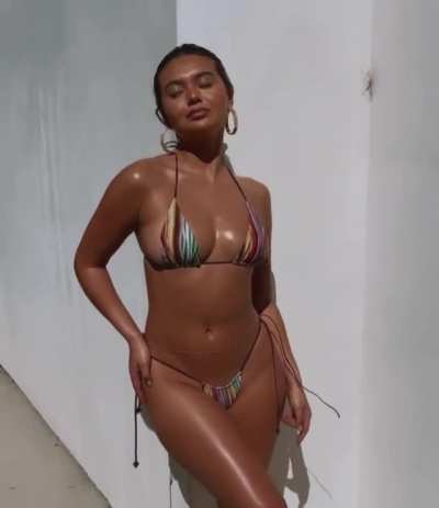 Bikini babe