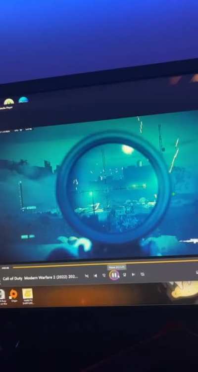 One of my friends twitch streams not really a loud scream but it&rsquo;s still kinda funny