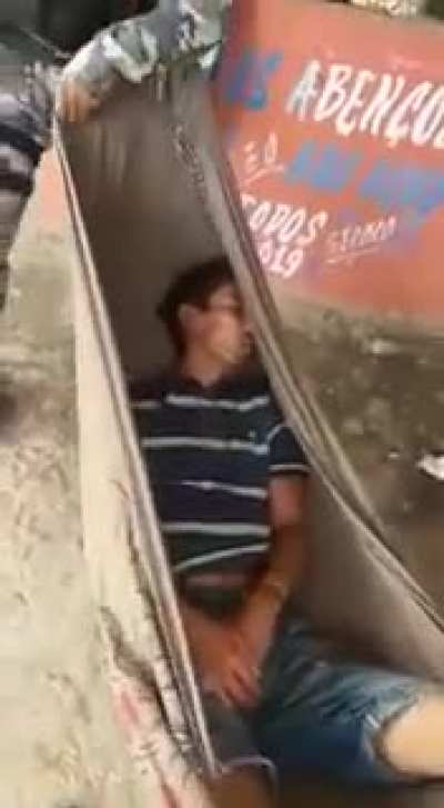 Minha m&atilde;e depois de me chama 3 vezes pra ir comprar p&atilde;o