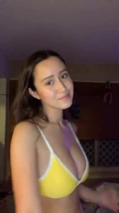 Heather’s body is unreal pt. 2 r/Heath_feath