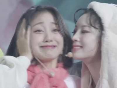 Dahyun and Jihyo, happy Jihyo Day!
