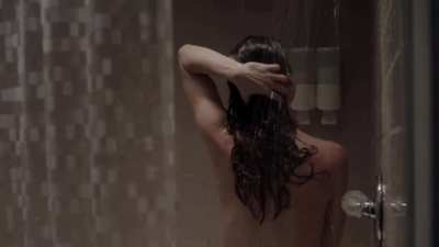 Keri Russell showering in The Americans
