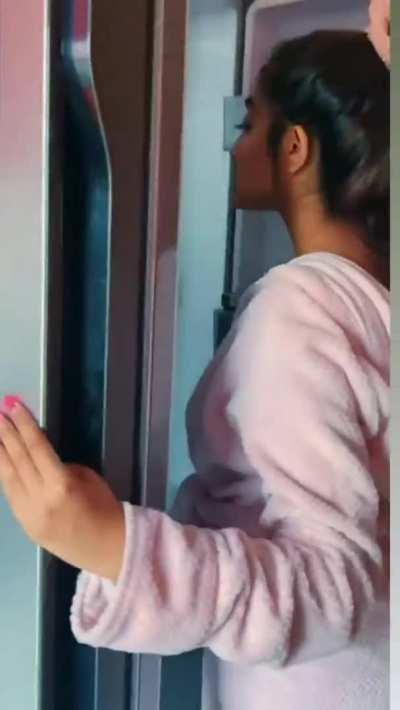Bite her 👄🍑