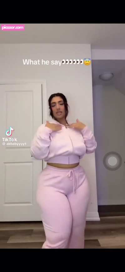 Picazor Never posted full v&hellip;.. hand on knees and sex tapes only of her&hellip;merry Christmas yall boys