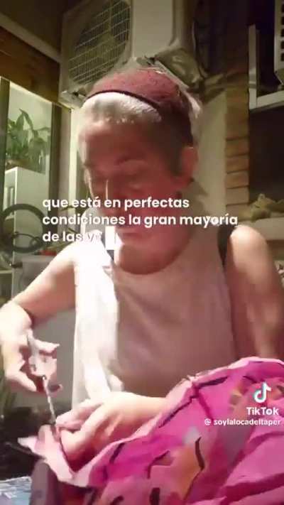 Con paraguas descartados